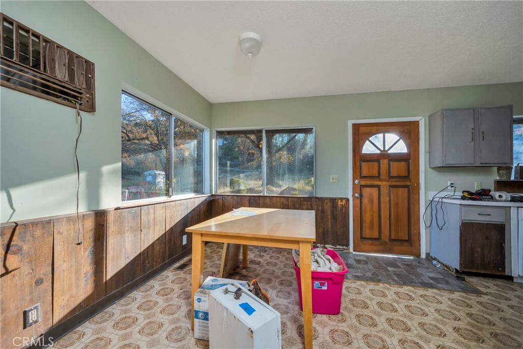 19665 Oat Hill Road Middletown, CA 95461 - Photo 16 of 44 Kitchen