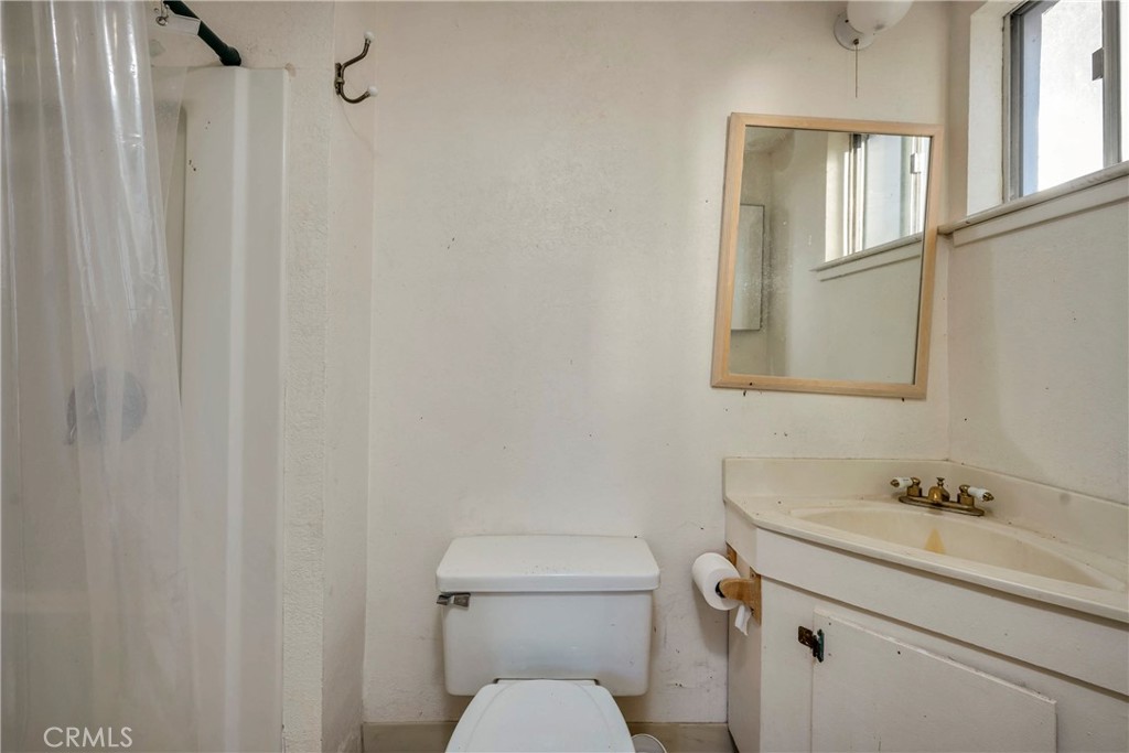 19665 Oat Hill Road Middletown, CA 95461 - Photo 20 of 44 Master Bath