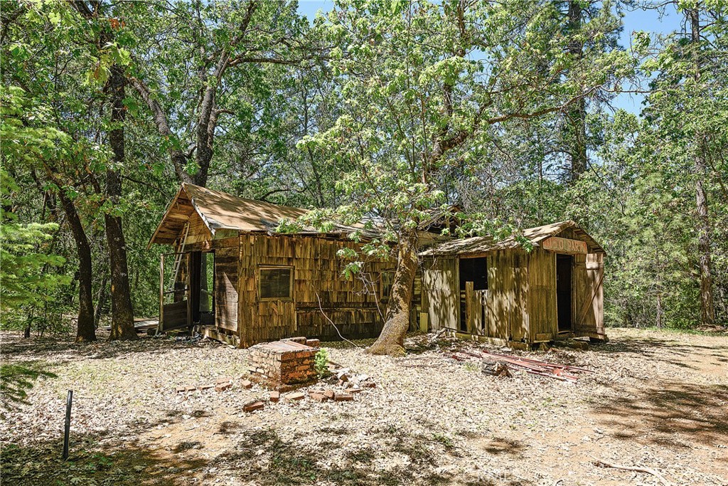 19665 Oat Hill Road Middletown, CA 95461 - Photo 31 of 44 Cabin