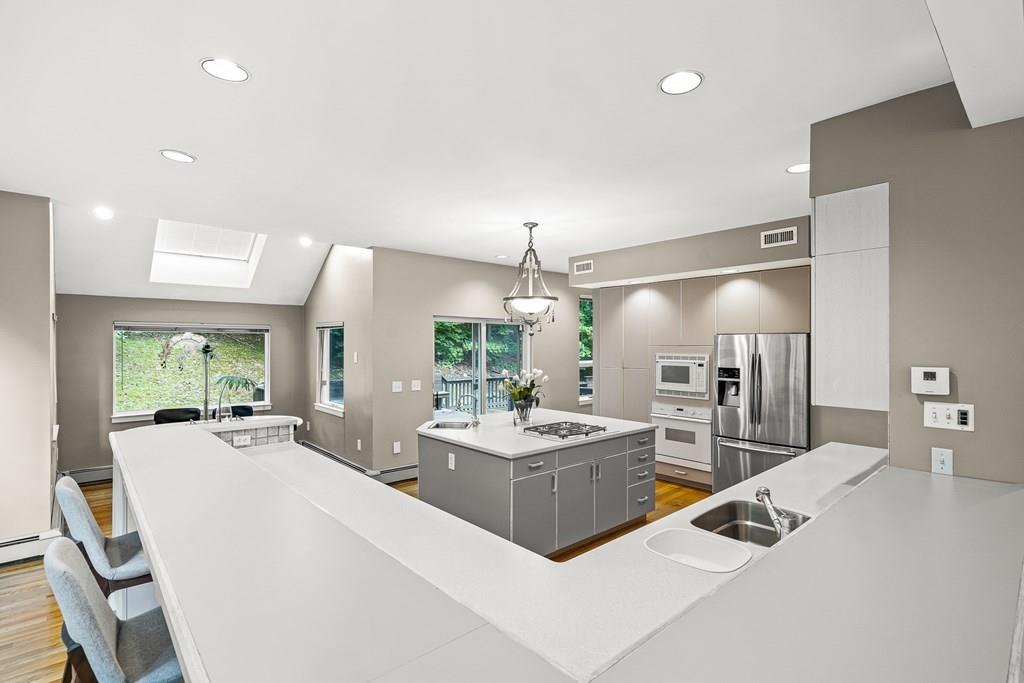 67 Studio Road Newton, MA 02466 - Photo 4 of 18