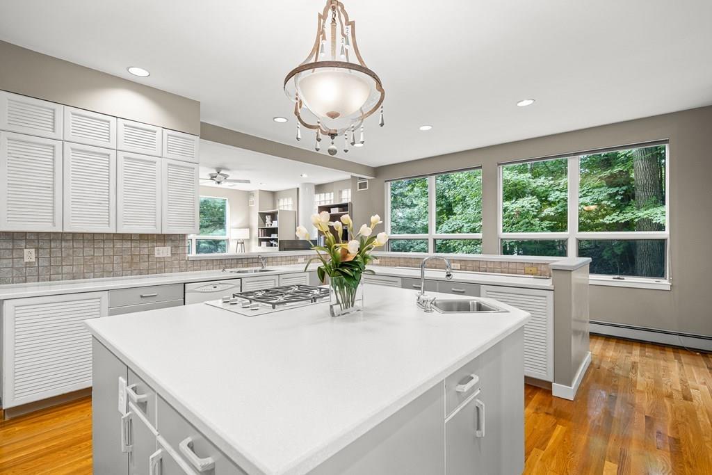 67 Studio Road Newton, MA 02466 - Photo 5 of 18
