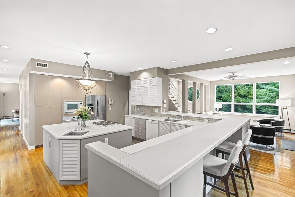 67 Studio Road Newton, MA 02466 - Photo 6 of 18