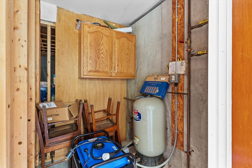 4109 South Athol Road Athol, MA 01331 - Photo 34 of 38 a utility room with dryer and washer