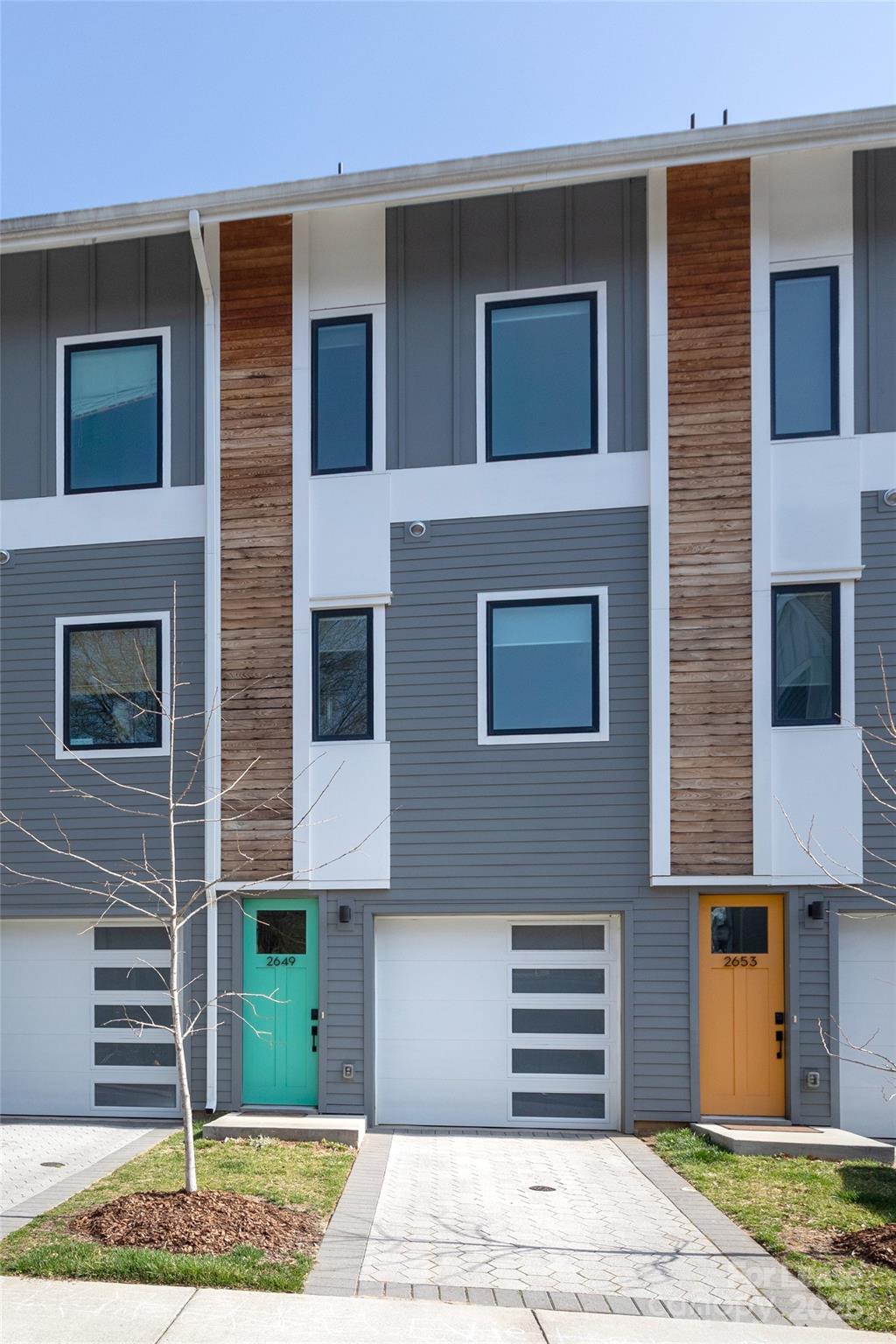 2649 Shenandoah Avenue Charlotte, NC 28205 - Photo 36 of 37 a front view of a house with a yard