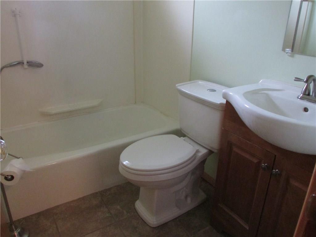 244 Barbara Drive McKees Rocks, PA 15136 - Photo 11 of 16 Gallery Image 11