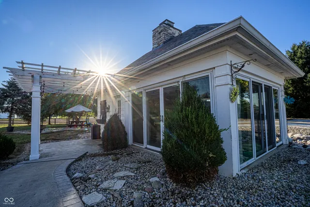 $2,800,000 | 115 West State Road 38, Pendleton, IN 46064