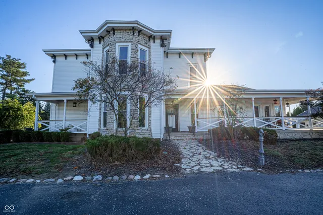 $2,800,000 | 115 West State Road 38, Pendleton, IN 46064