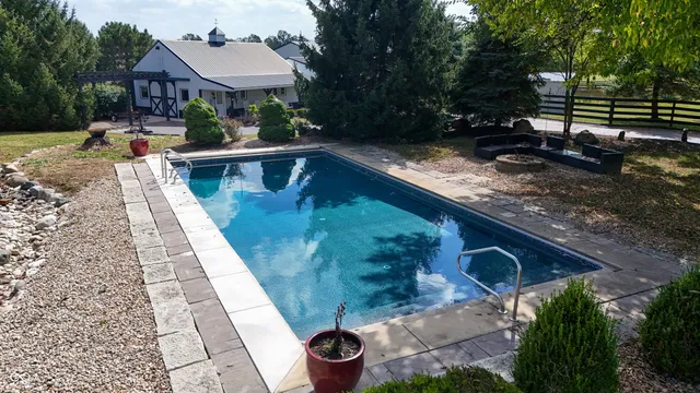 $2,800,000 | 115 West State Road 38, Pendleton, IN 46064