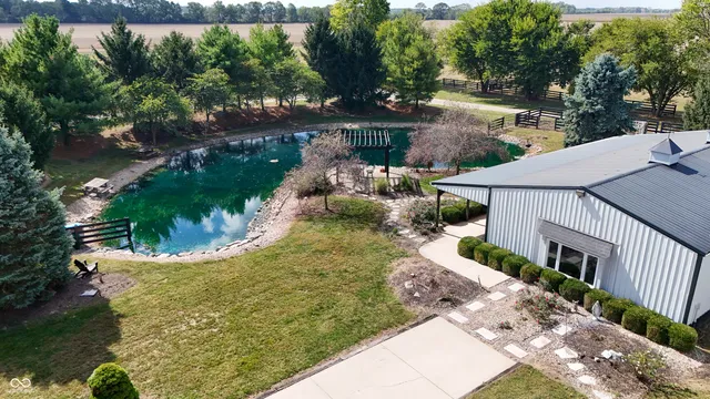 $2,800,000 | 115 West State Road 38, Pendleton, IN 46064