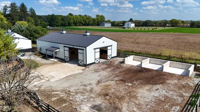 $2,800,000 | 115 West State Road 38, Pendleton, IN 46064