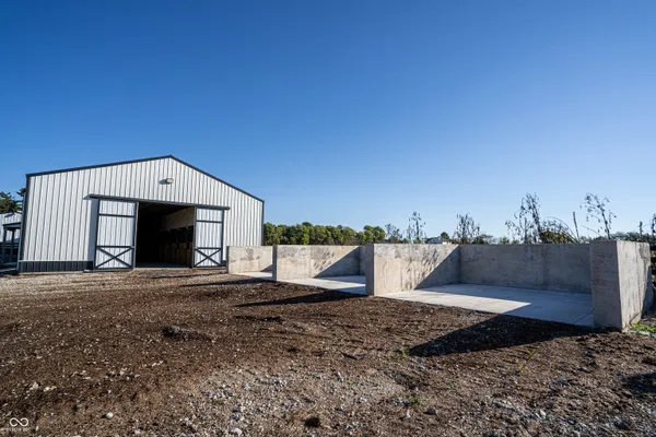 $2,800,000 | 115 West State Road 38, Pendleton, IN 46064