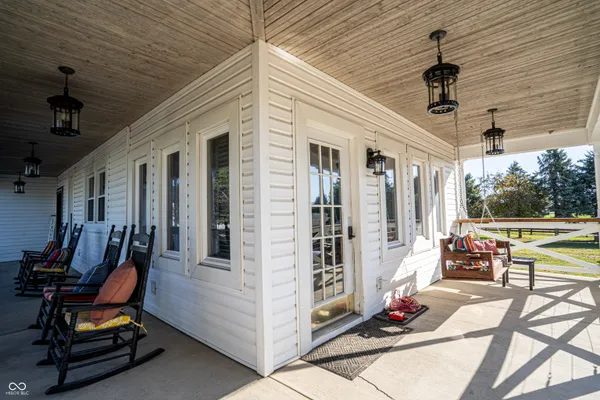 $2,800,000 | 115 West State Road 38, Pendleton, IN 46064