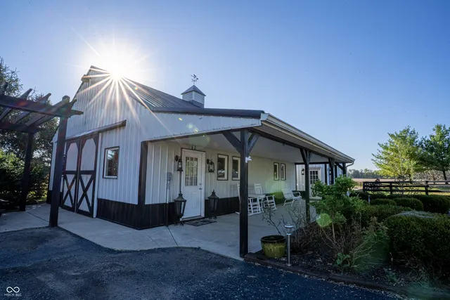 $2,800,000 | 115 West State Road 38, Pendleton, IN 46064