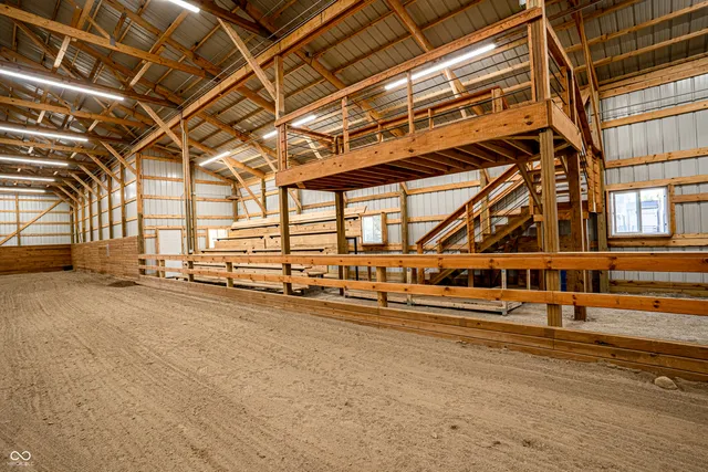 $2,800,000 | 115 West State Road 38, Pendleton, IN 46064