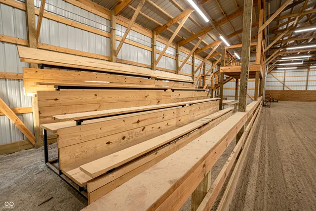 $2,800,000 | 115 West State Road 38, Pendleton, IN 46064