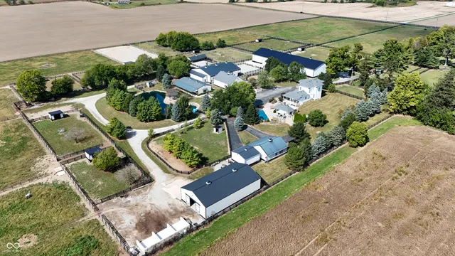 $2,800,000 | 115 West State Road 38, Pendleton, IN 46064