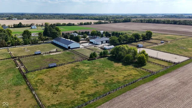 $2,800,000 | 115 West State Road 38, Pendleton, IN 46064