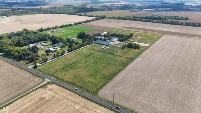 $2,800,000 | 115 West State Road 38, Pendleton, IN 46064