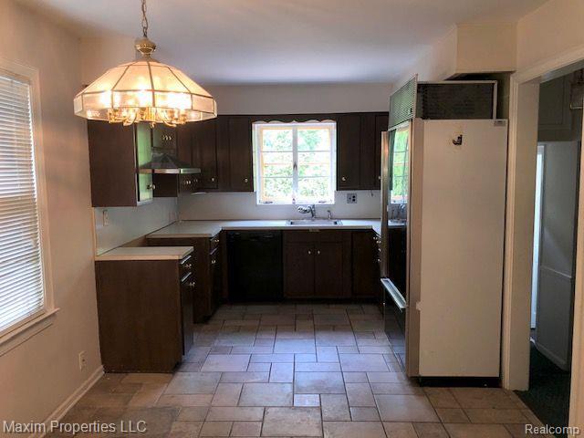 505 Hampton Road Grosse Pointe Woods, MI 48236 - Photo 6 of 16