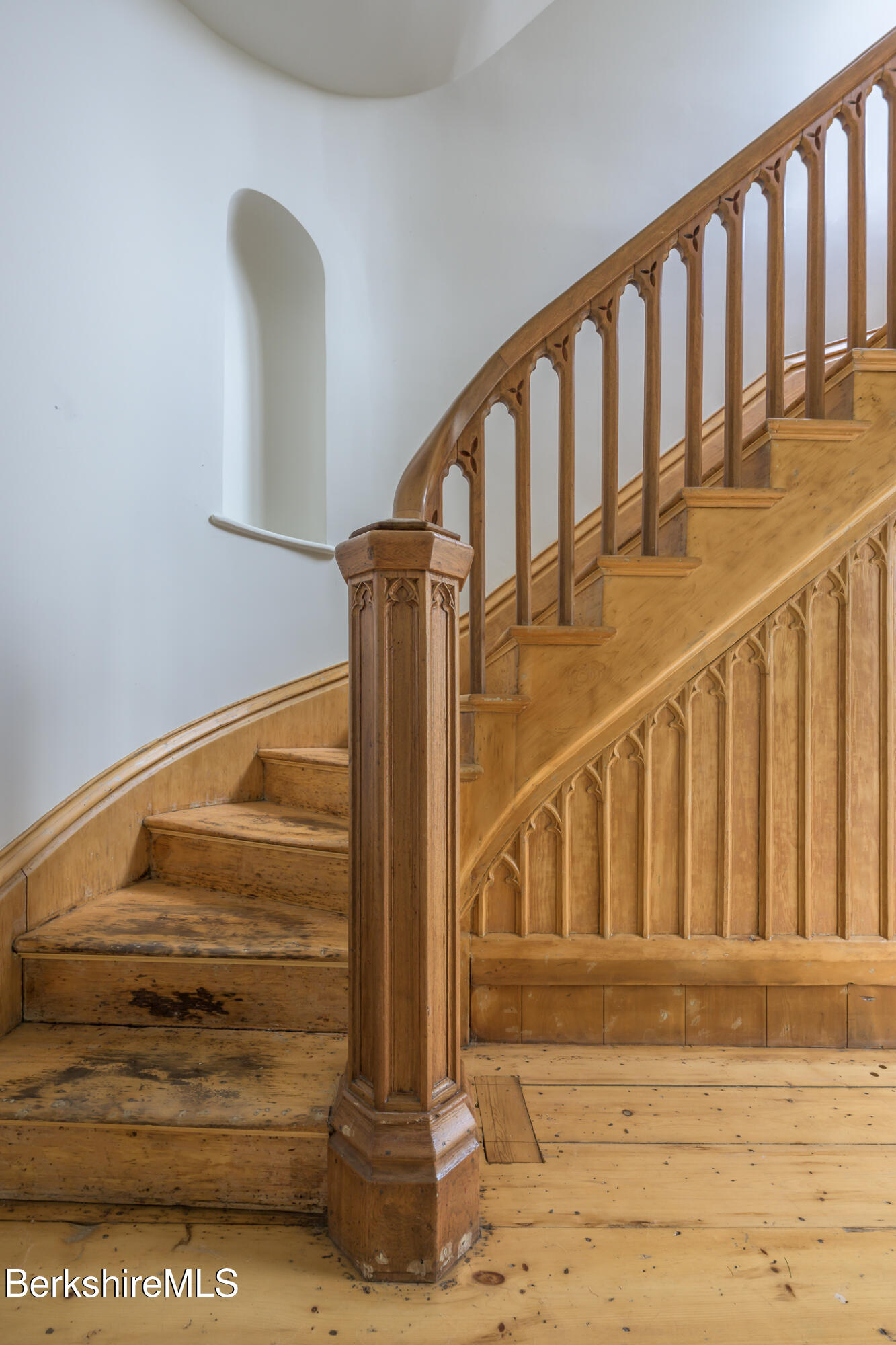 59 Allen Street Hudson, NY 12534 - Photo 27 of 59 a view of entryway