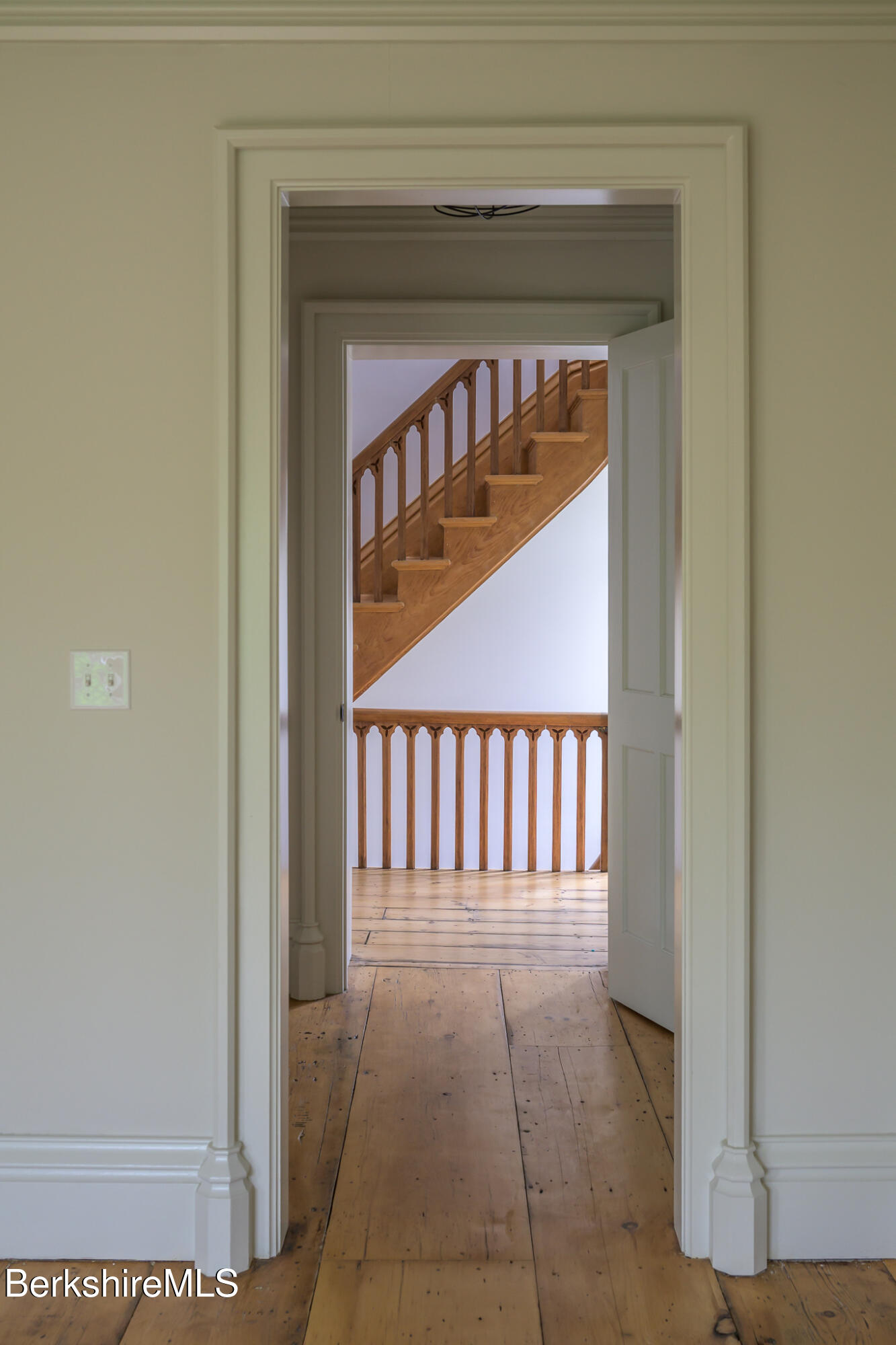 59 Allen Street Hudson, NY 12534 - Photo 30 of 59 Bedroom 1 vestibule