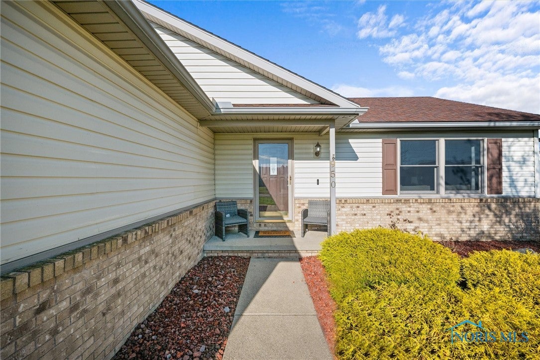 950 Reynolds Circle Oregon, OH 43616 - Photo 4 of 30 Gallery Image 4