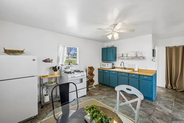 $1,799,900 | 16838 Ranch Road 2241, Tow, TX 78672