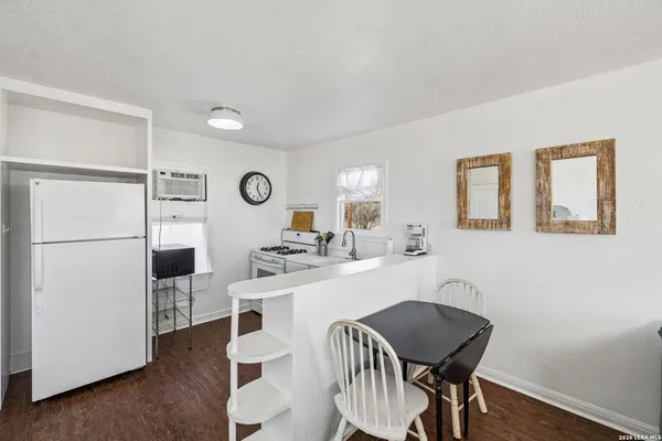 $1,799,900 | 16838 Ranch Road 2241, Tow, TX 78672