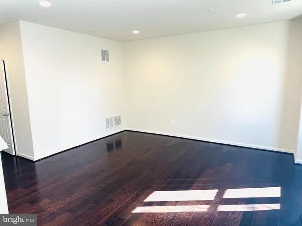 $3,200 | 13817 Byrne Park Drive, Clarksburg, MD 20871