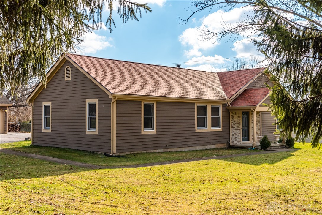1780 Hanes Road Dayton, OH 45432 - Photo 2 of 54
