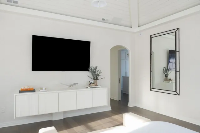 $3,990,000 | 1829 West Mill Road, Jackson, WI 53037