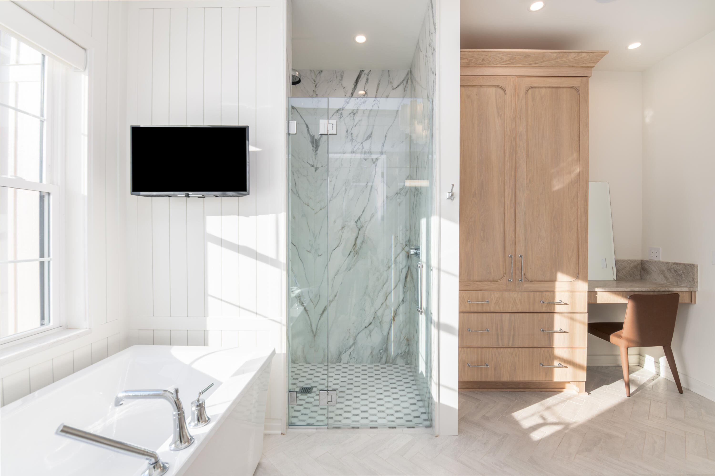 1829 West Mill Road Jackson, WI 53037 - Photo 23 of 57 Primary Bathroom