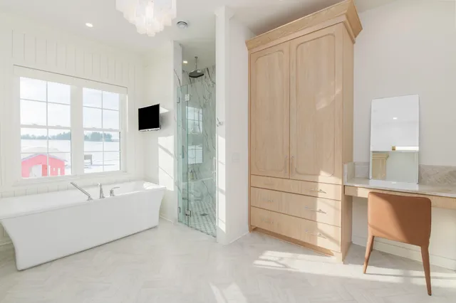 $3,990,000 | 1829 West Mill Road, Jackson, WI 53037