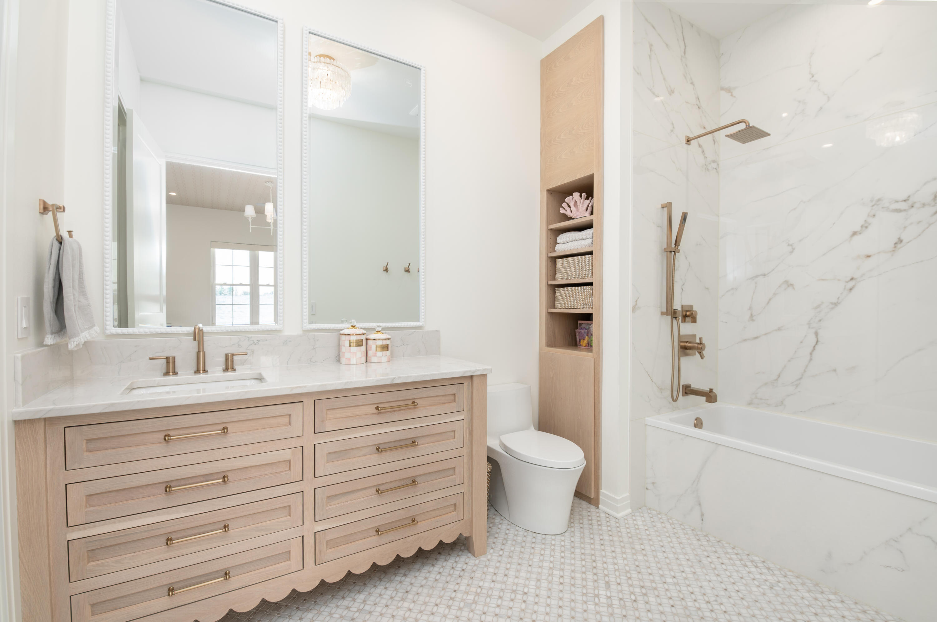 1829 West Mill Road Jackson, WI 53037 - Photo 27 of 57 Full Bathroom