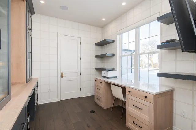 $3,990,000 | 1829 West Mill Road, Jackson, WI 53037