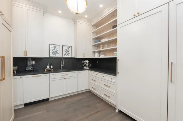 $3,990,000 | 1829 West Mill Road, Jackson, WI 53037