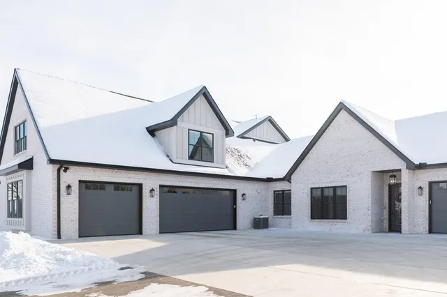 $3,990,000 | 1829 West Mill Road, Jackson, WI 53037