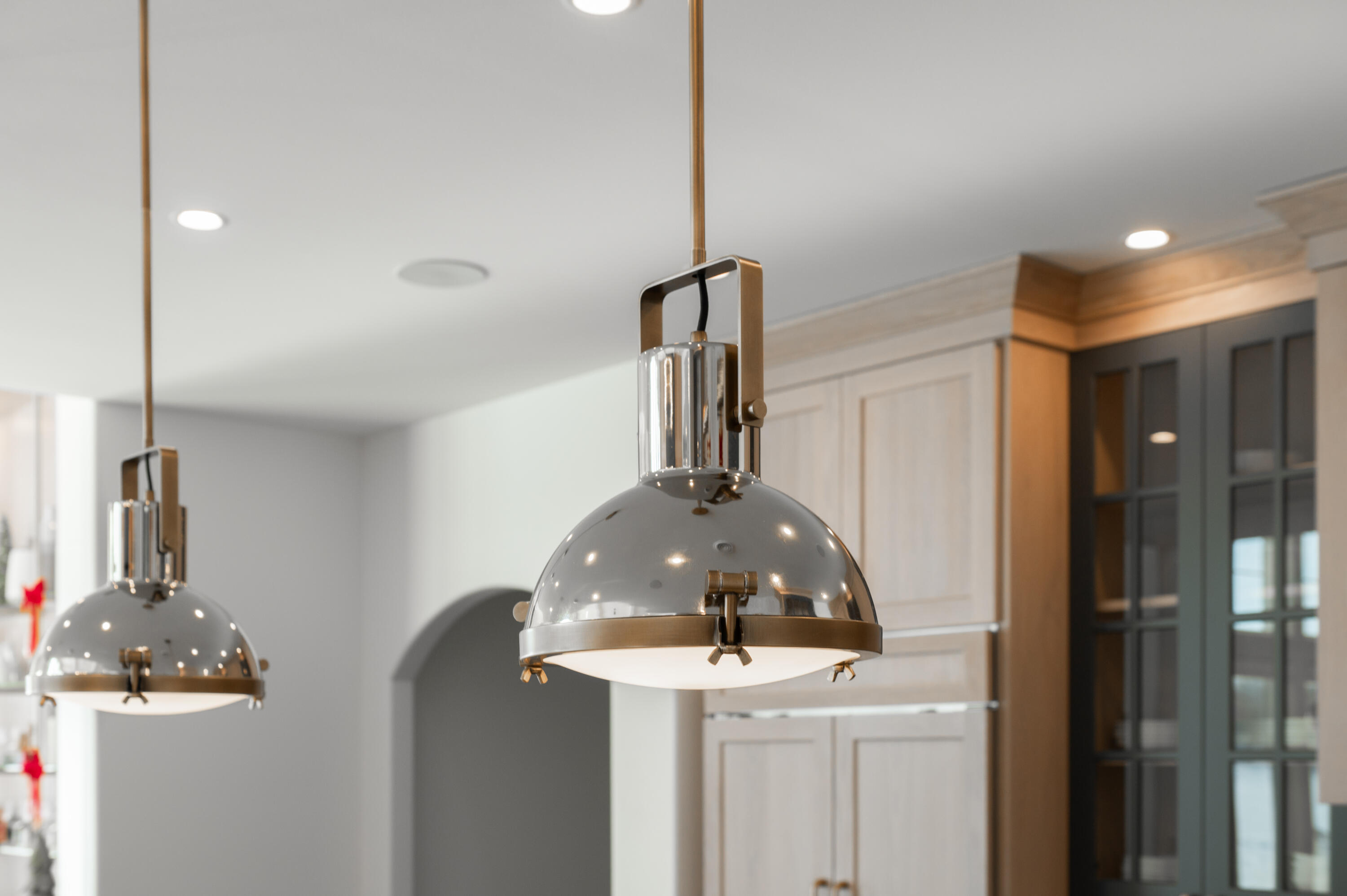 1829 West Mill Road Jackson, WI 53037 - Photo 8 of 57 Kitchen Lights