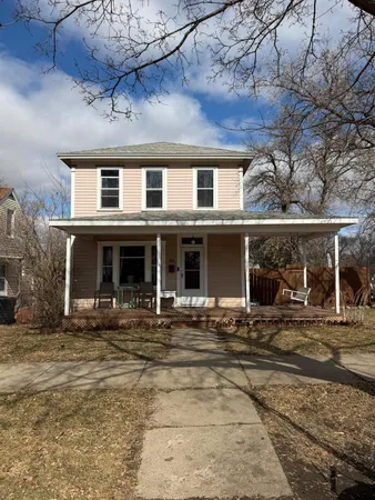 $129,000 | 308 West Douglas Avenue, Fergus Falls, MN 56537