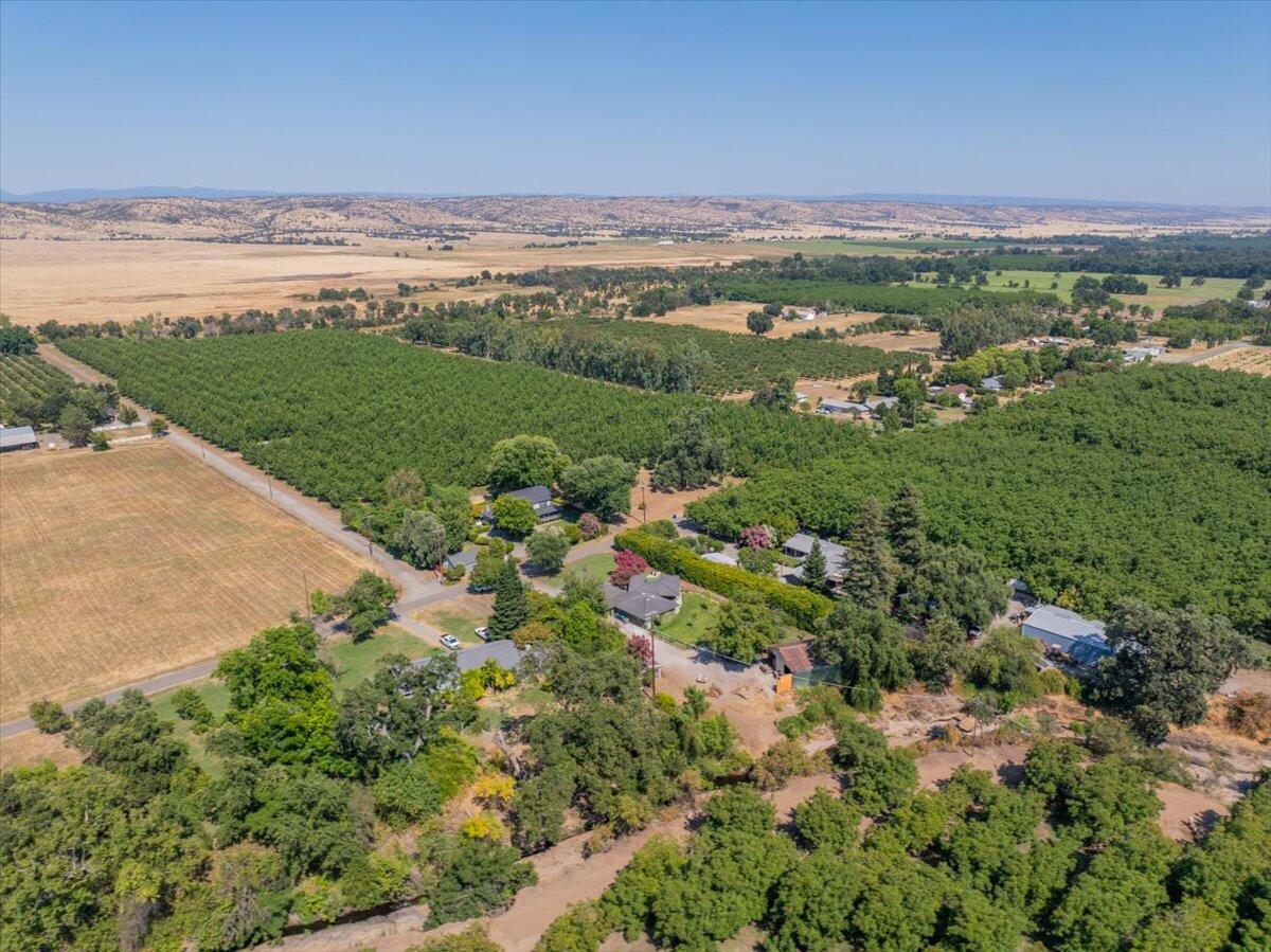 12325 Craig Avenue Red Bluff, CA 96080 - Photo 62 of 68 a view of a city with an ocean