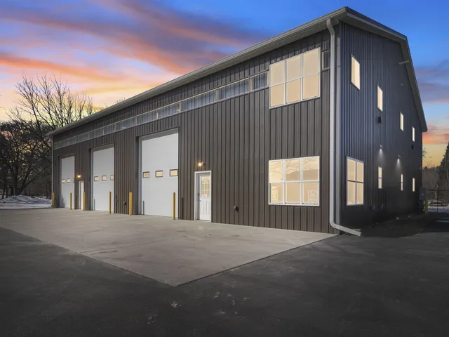 $1,400,000 | 480 East Parkdale Avenue, Manistee, MI 49660