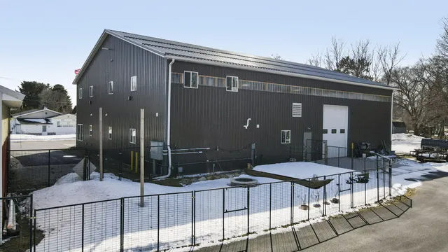 $1,400,000 | 480 East Parkdale Avenue, Manistee, MI 49660