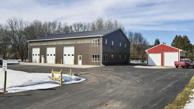 $1,400,000 | 480 East Parkdale Avenue, Manistee, MI 49660