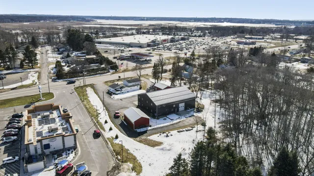 $1,400,000 | 480 East Parkdale Avenue, Manistee, MI 49660