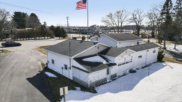 $1,400,000 | 480 East Parkdale Avenue, Manistee, MI 49660