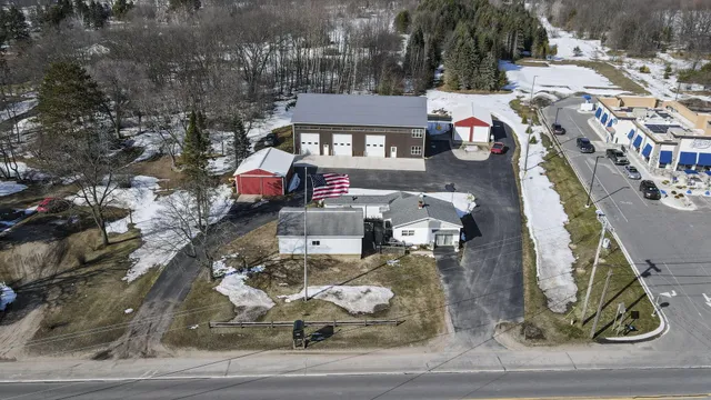 $1,400,000 | 480 East Parkdale Avenue, Manistee, MI 49660