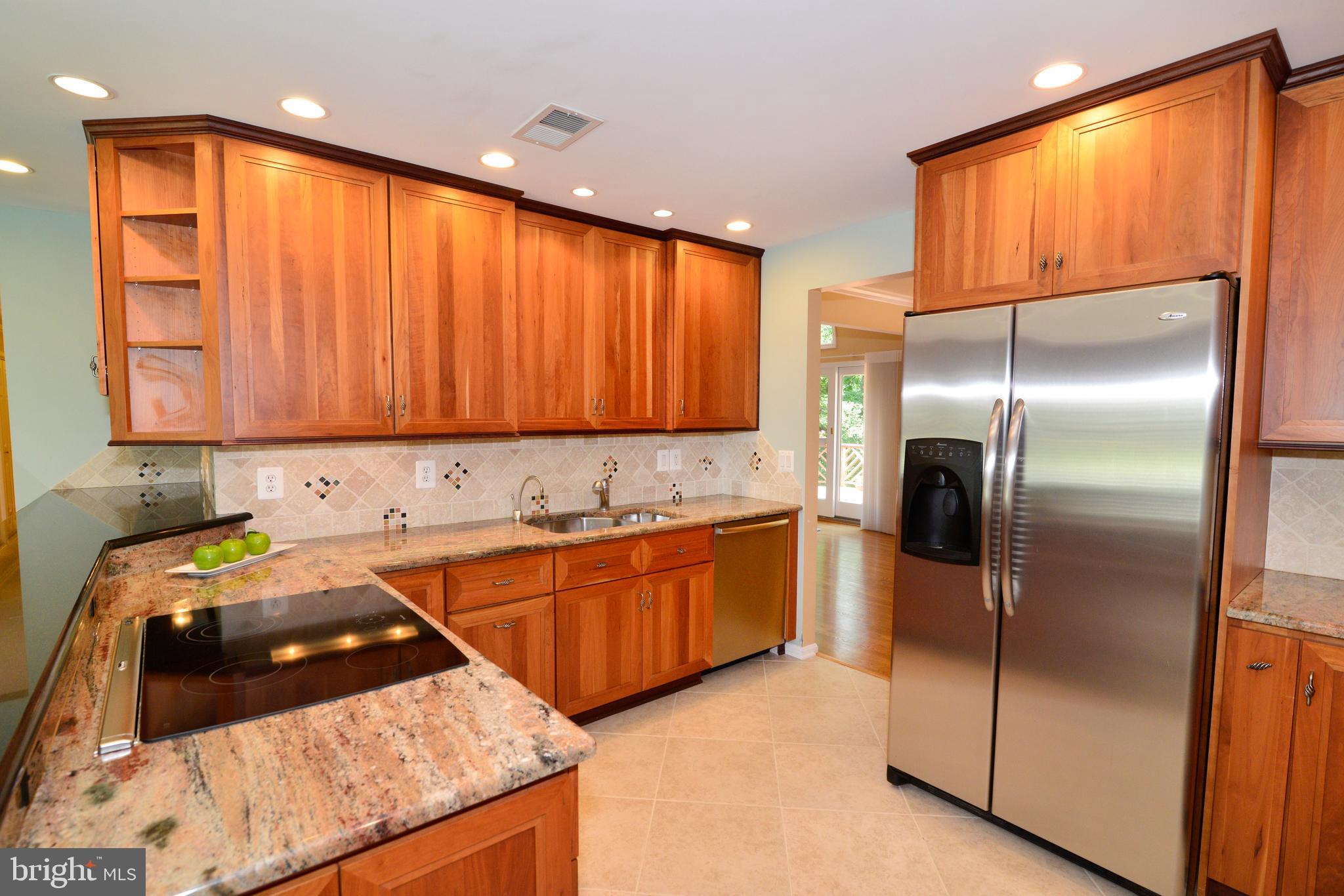 1700 Besley Road Vienna, VA 22182 - Photo 8 of 53 Beautiful Kitchen w/granite & Stainless Steel app
