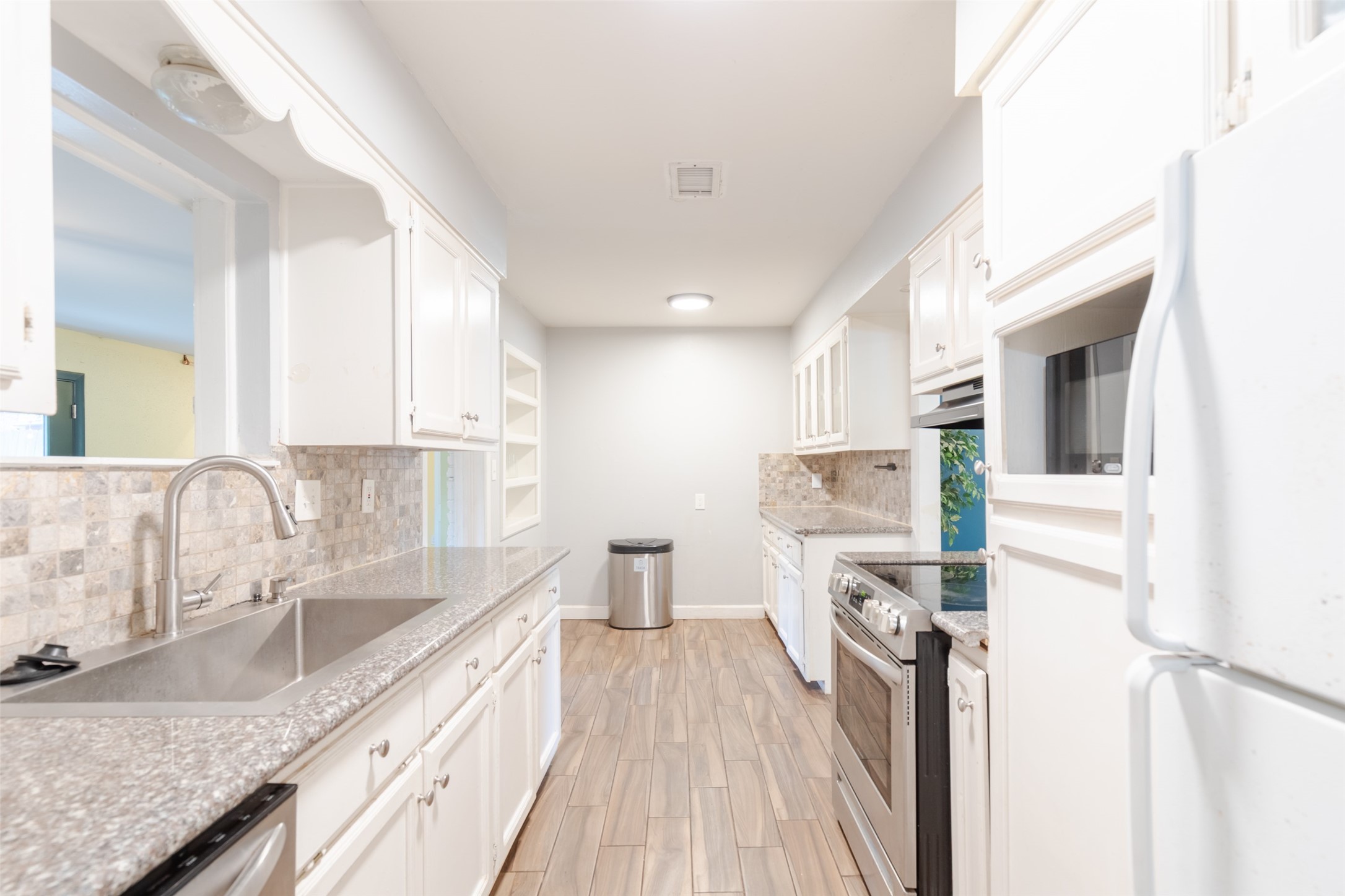 6131 Grape Street Houston, TX 77074 - Photo 27 of 41
