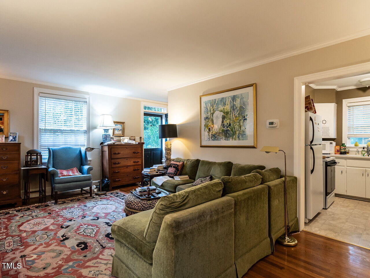 1930 Reid Street Raleigh, NC 27608 - Photo 26 of 31 027-1280x960-apartment-living-rm