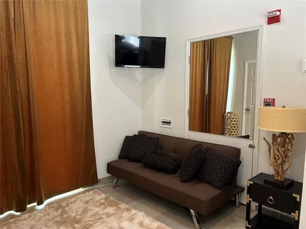 $8,500 | 1345 2nd Street, Unit C, Sarasota, FL 34236